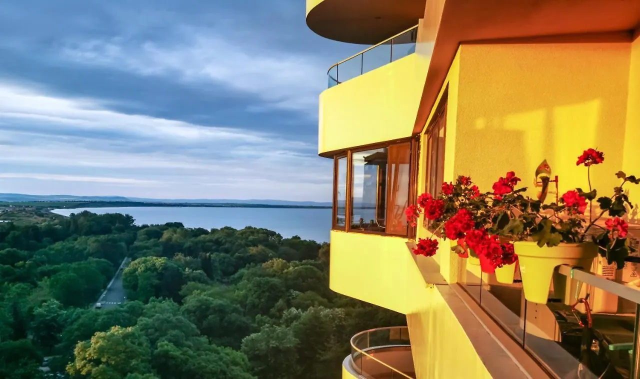 Luxury Apartments Alix Burgas